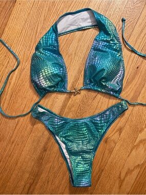 Beautiful Iridescent blue 2 pc bikini i